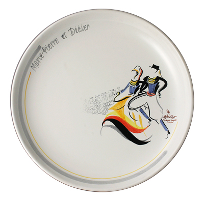 assiette offerte par la Municipalit&eacute; aux nouveaux mari&eacute;s